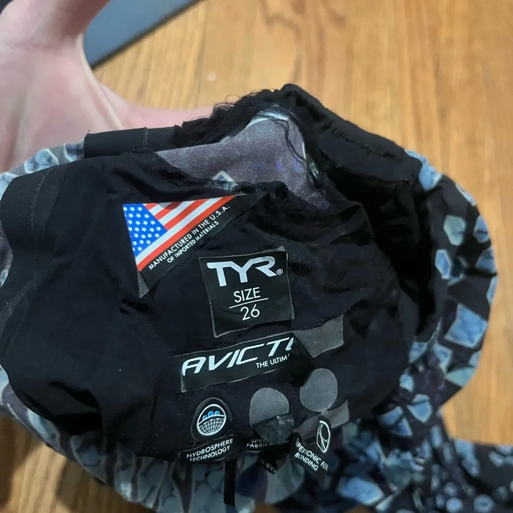TYR avictor tech suit size 26 - Picture 3 of 4